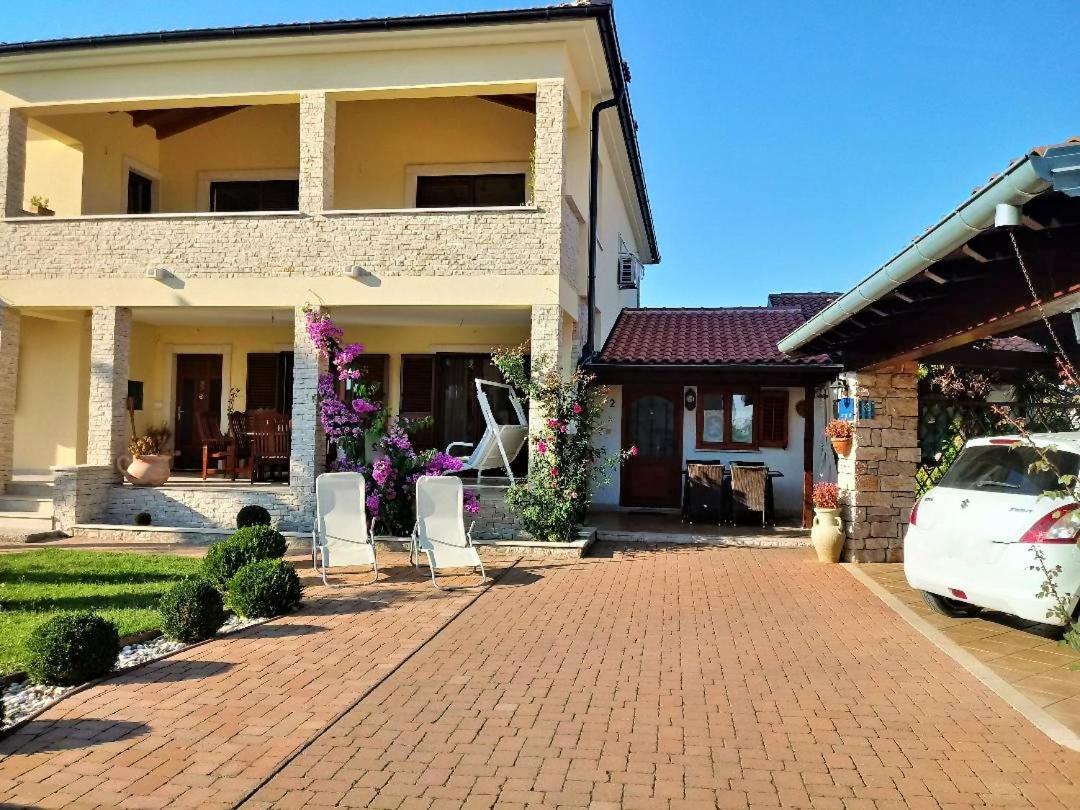 Apartments Sara Bale Luaran gambar